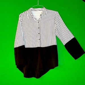 Medium flowy button down black/white stripe blouse